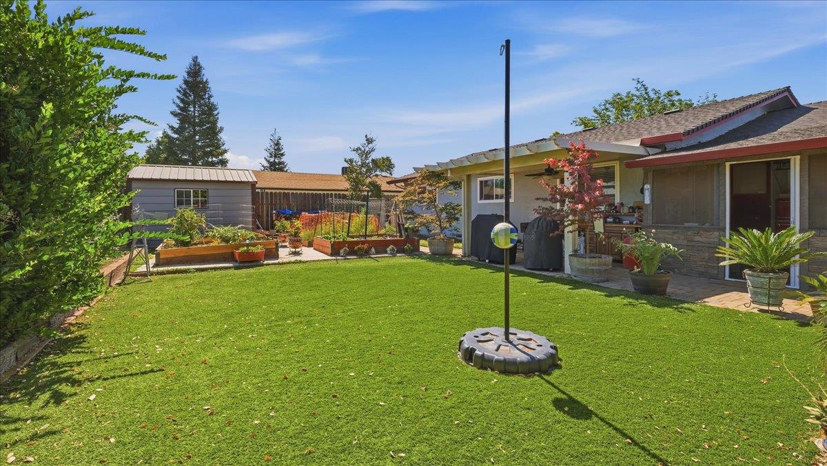 445 Northgate Dr, Manteca, CA 95336