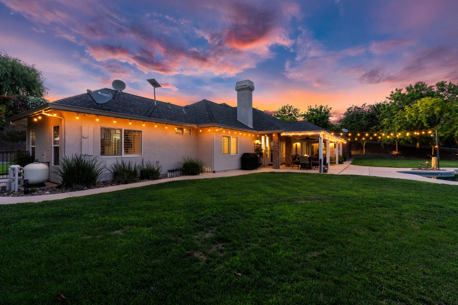 10621 Gibbs Dr, Oakdale, CA 95361