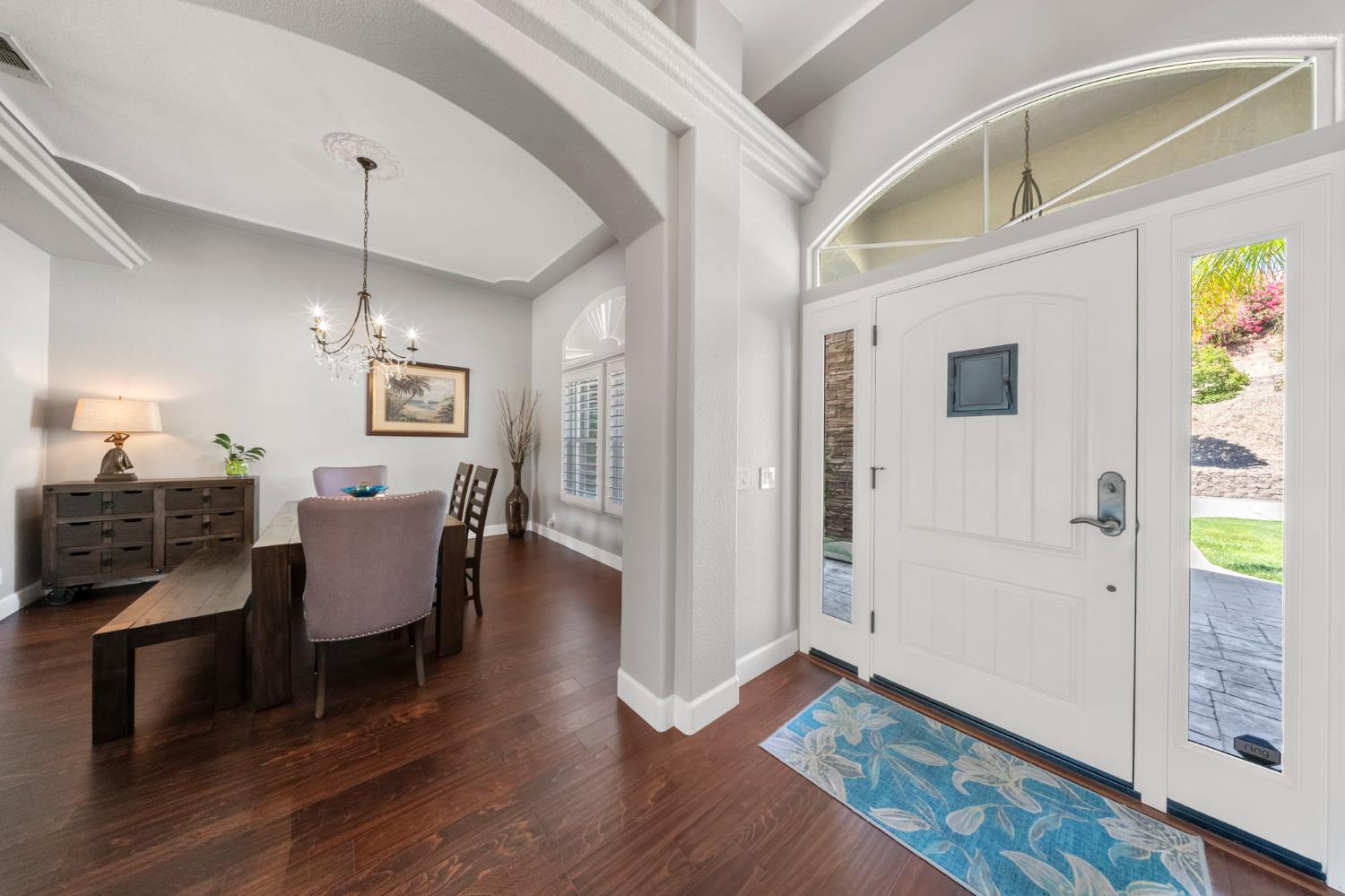 10621 Gibbs Dr, Oakdale, CA 95361