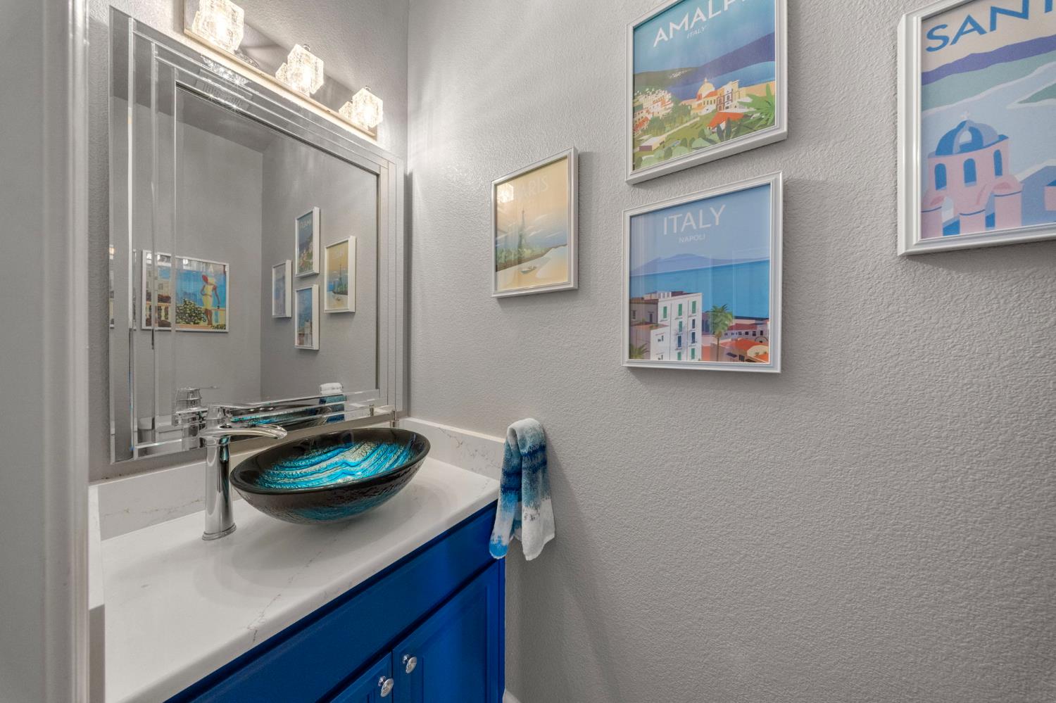 10621 Gibbs Dr, Oakdale, CA 95361