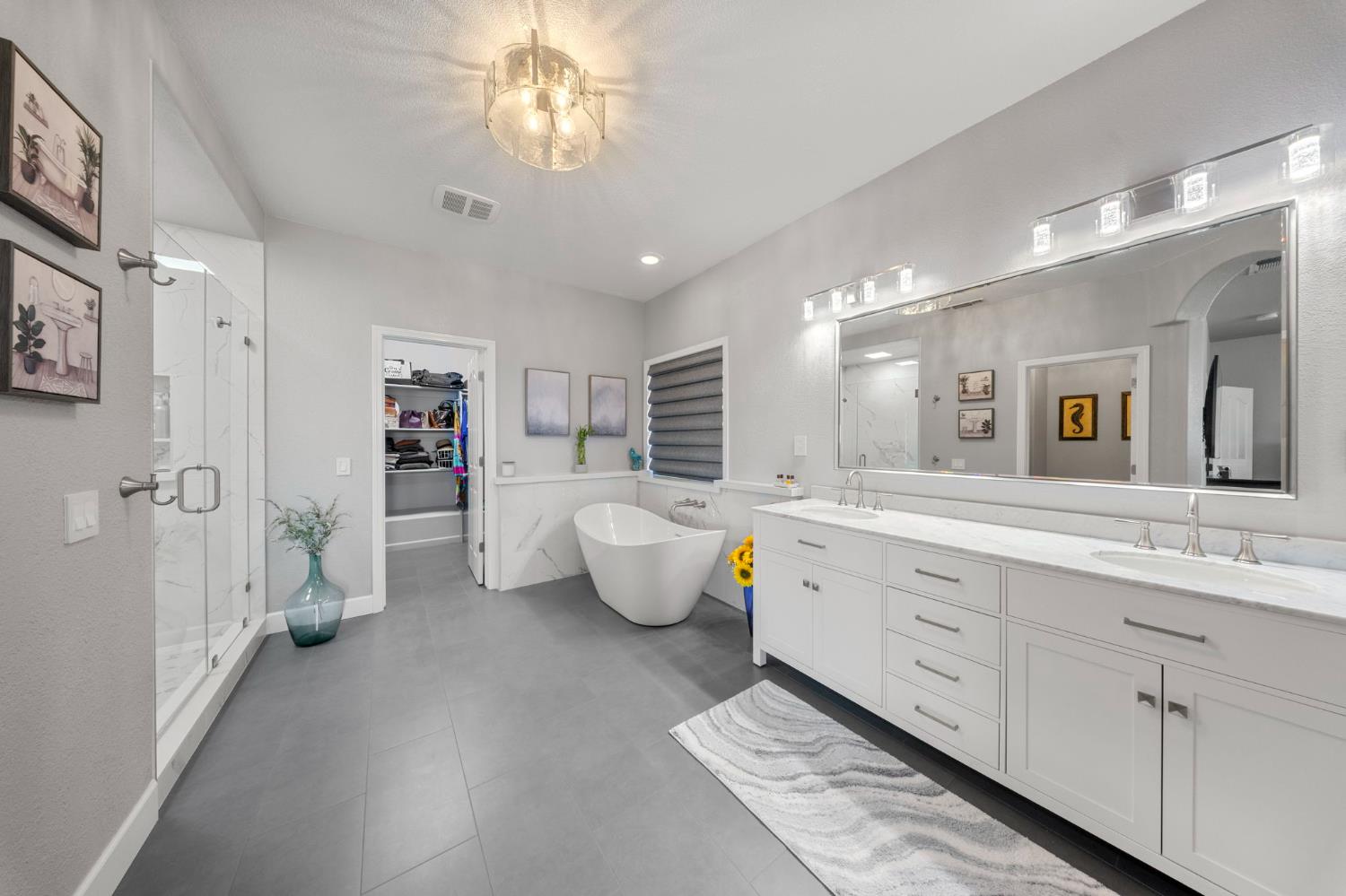 10621 Gibbs Dr, Oakdale, CA 95361