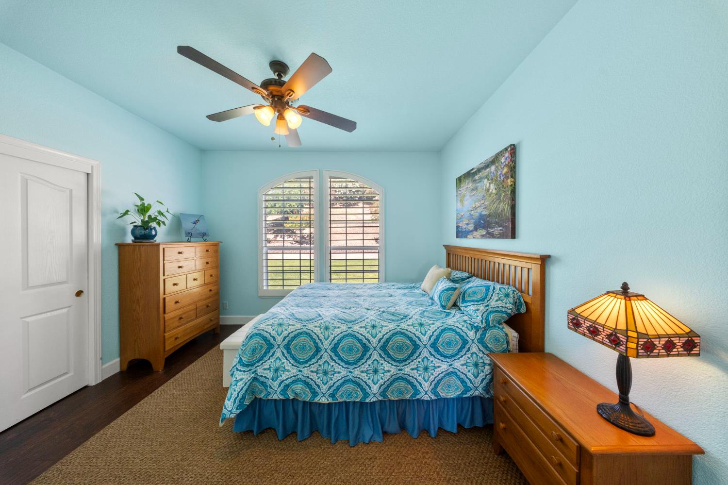 10621 Gibbs Dr, Oakdale, CA 95361