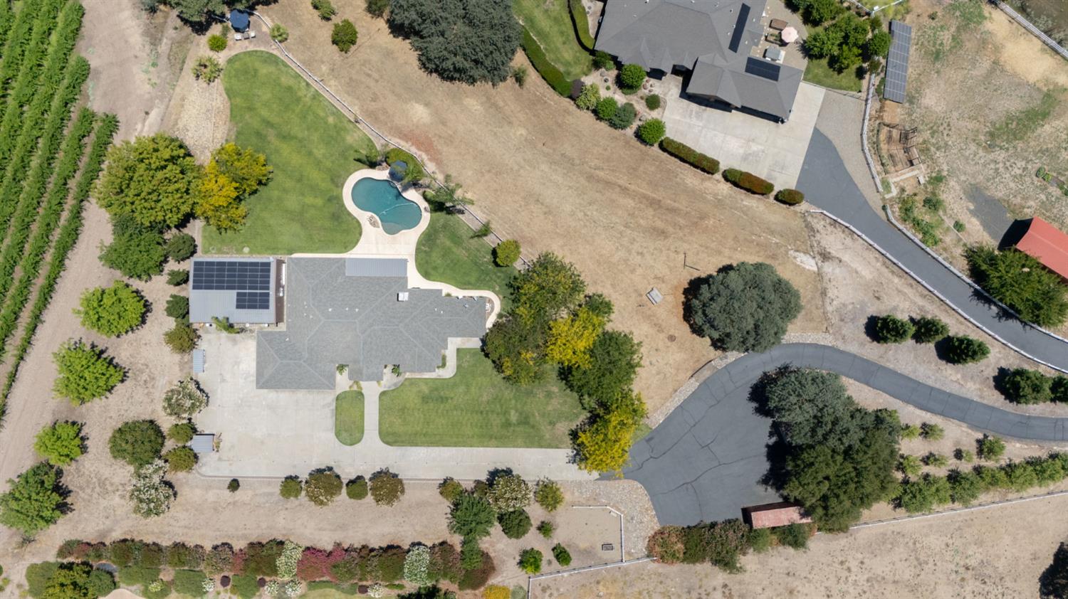 10621 Gibbs Dr, Oakdale, CA 95361