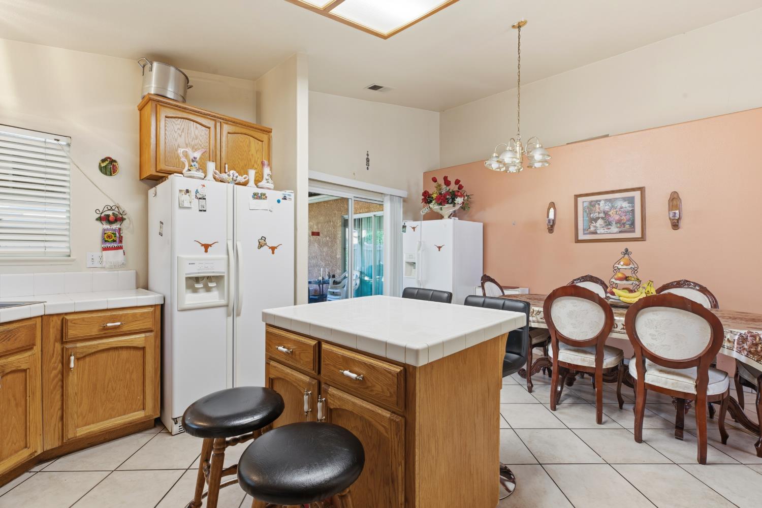 237 Yosemite Meadows Dr, Modesto, CA 95357