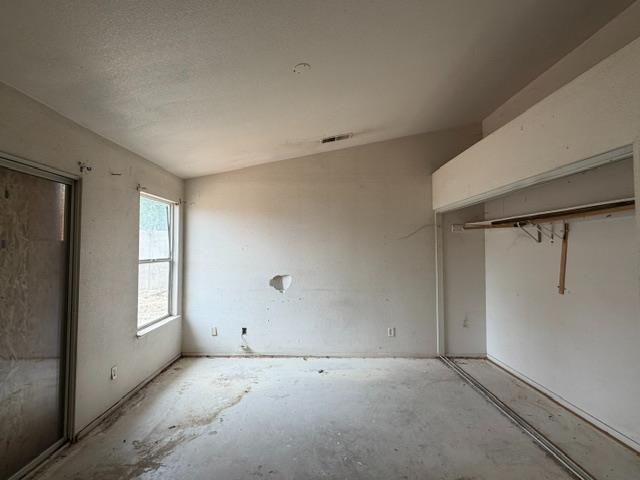1299 Moonlight Dr, Ceres, CA 95307