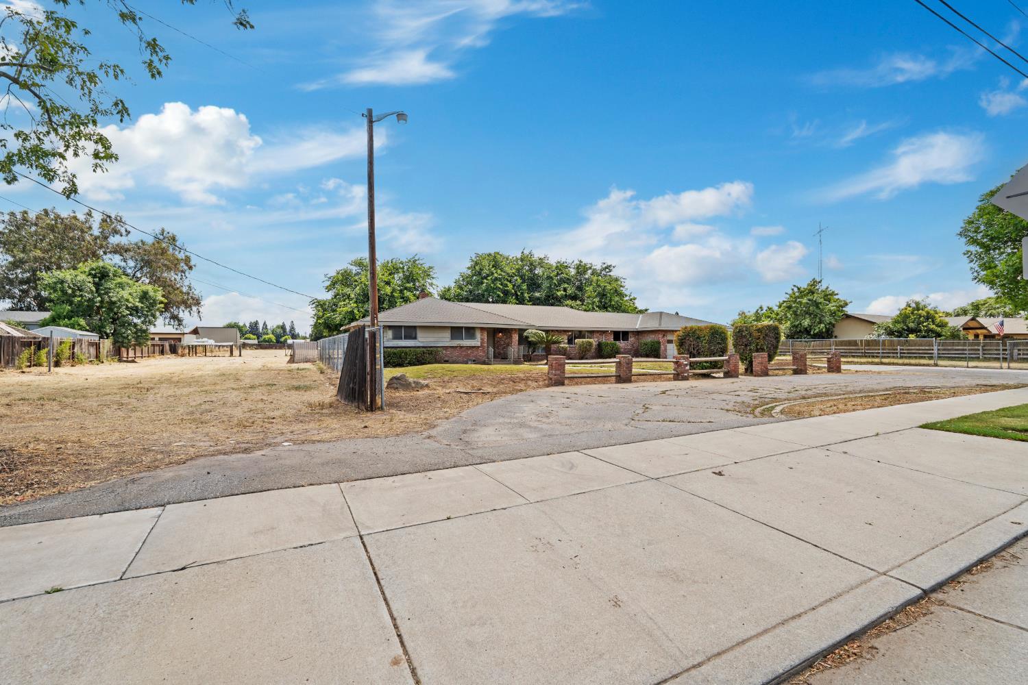 3460 Roselle Ave, Modesto, CA 95355