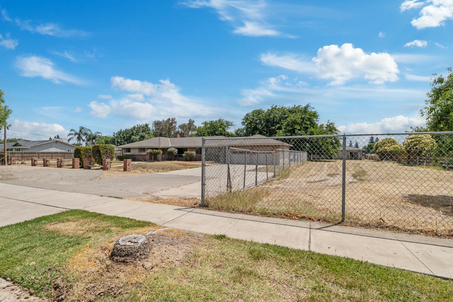 3460 Roselle Ave, Modesto, CA 95355