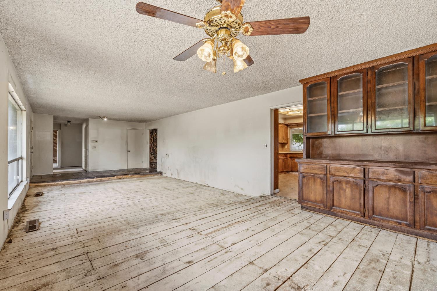 3460 Roselle Ave, Modesto, CA 95355