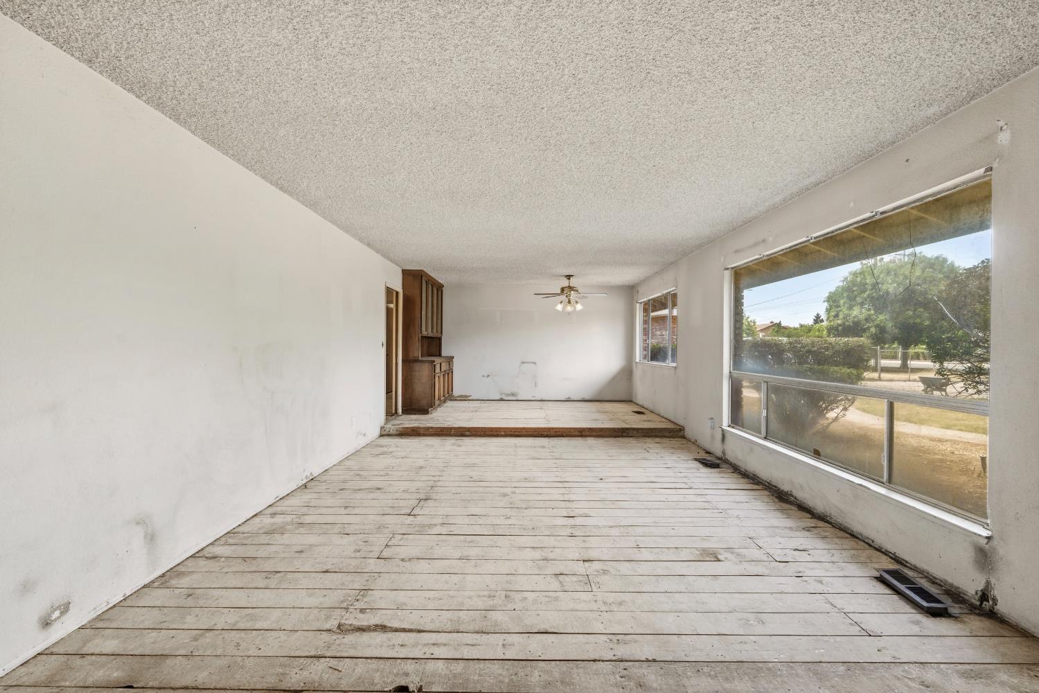 3460 Roselle Ave, Modesto, CA 95355