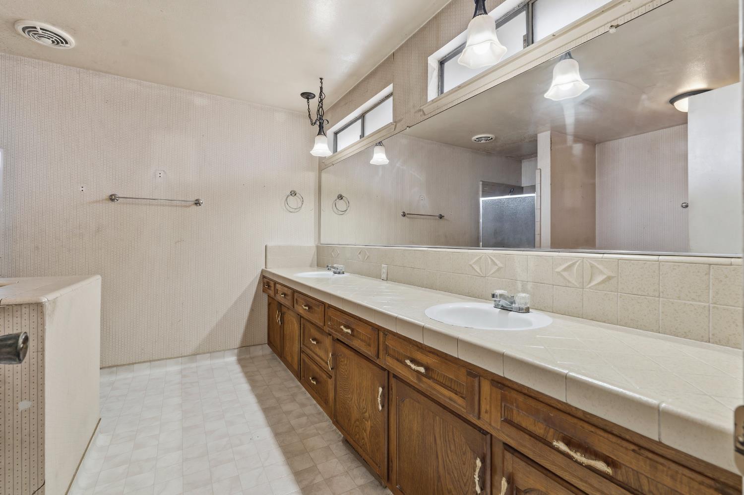 3460 Roselle Ave, Modesto, CA 95355