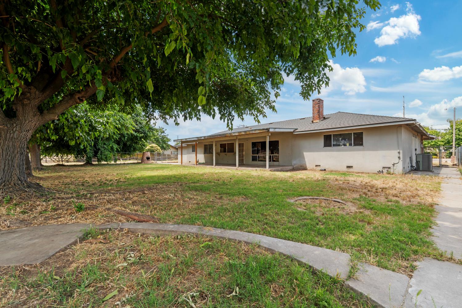3460 Roselle Ave, Modesto, CA 95355