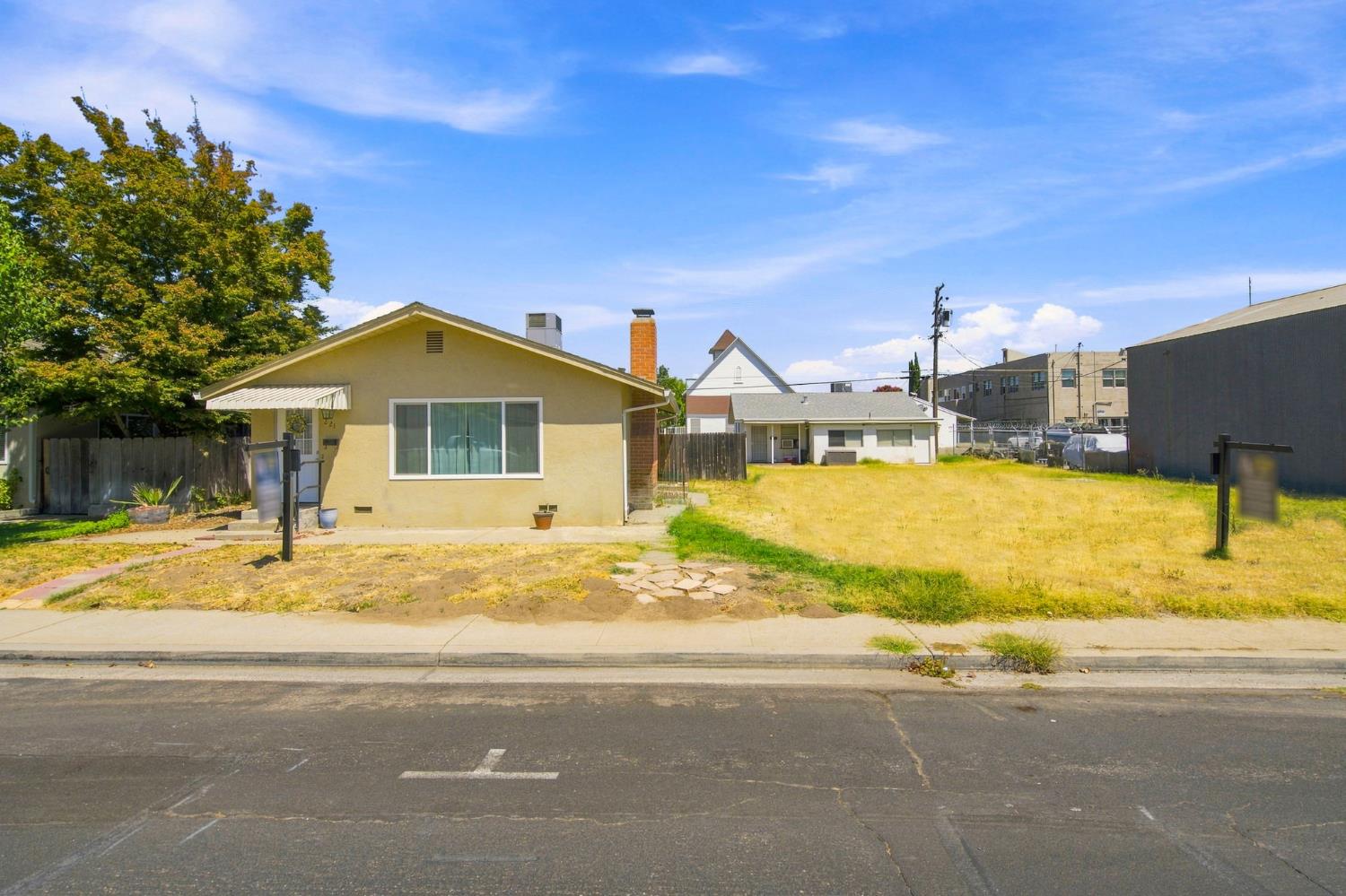 221 W 1st St, Ripon, CA 95366