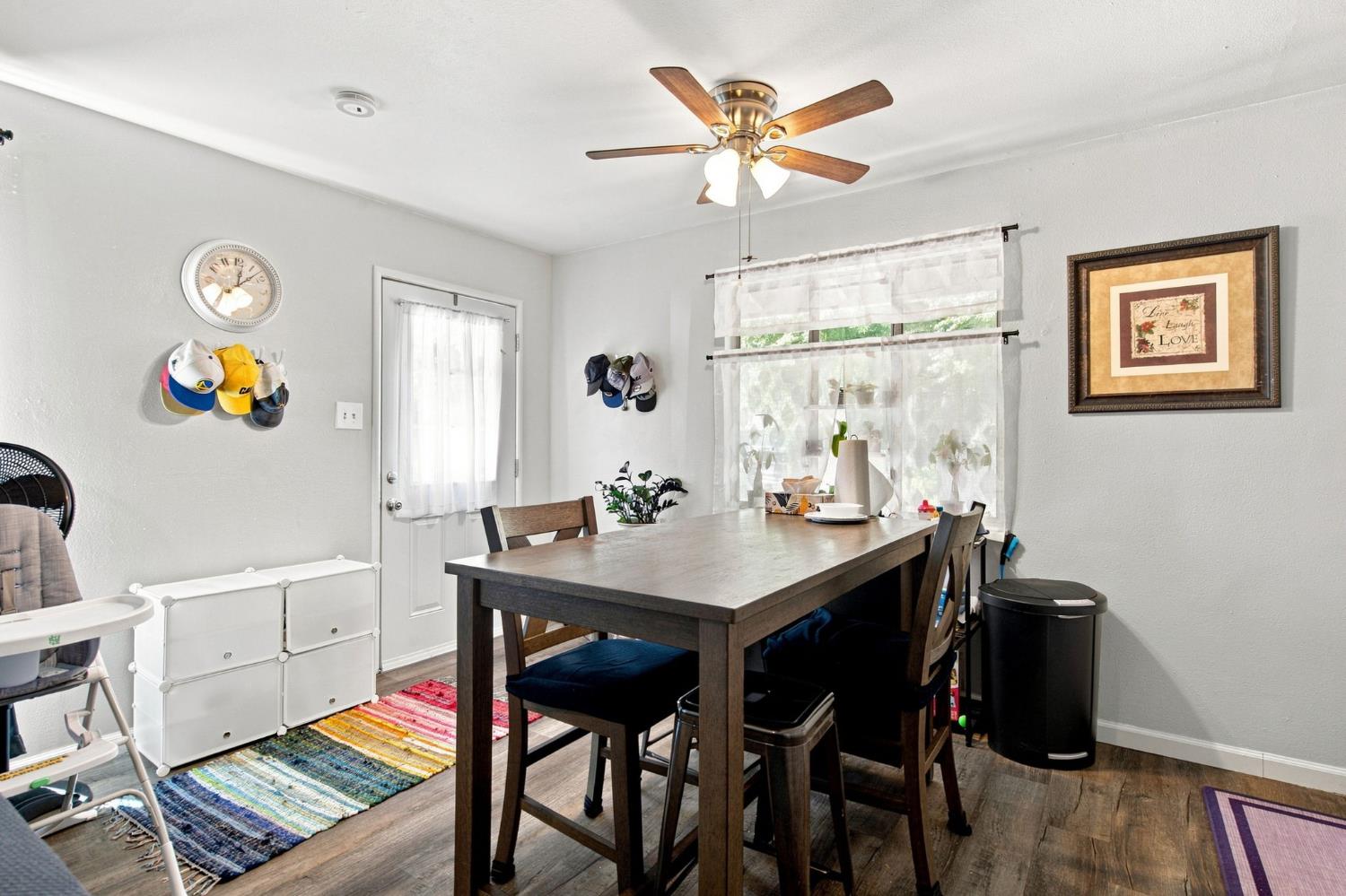 221 W 1st St, Ripon, CA 95366