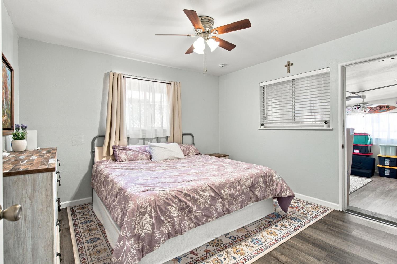 221 W 1st St, Ripon, CA 95366