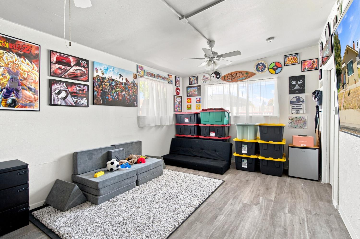 221 W 1st St, Ripon, CA 95366