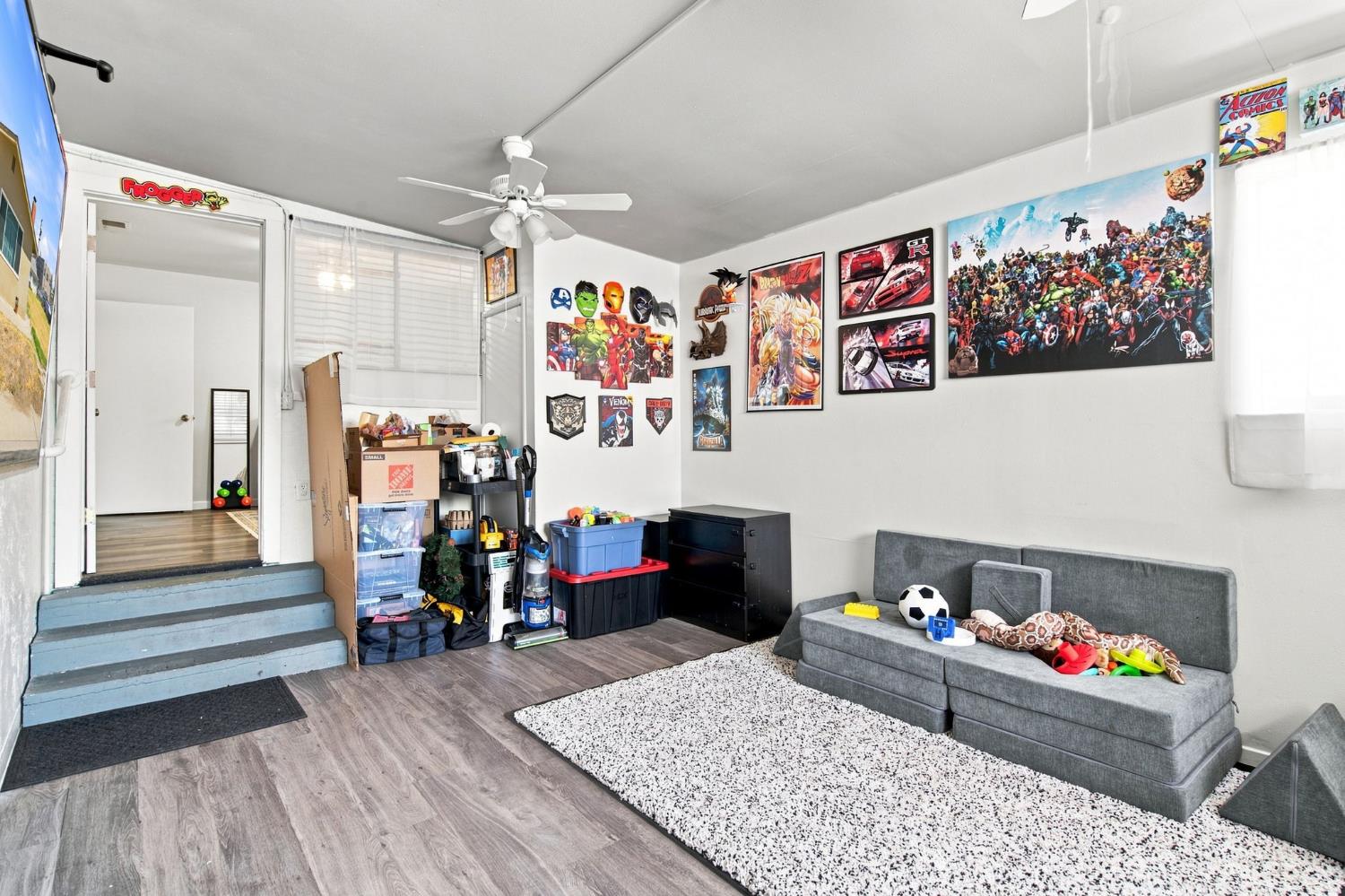 221 W 1st St, Ripon, CA 95366