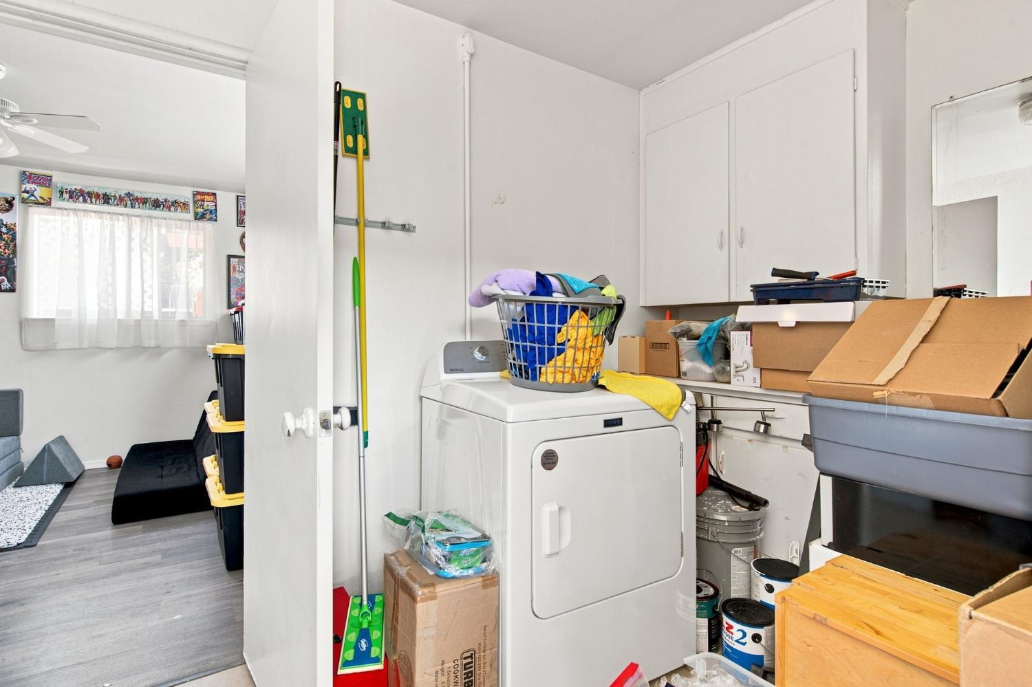221 W 1st St, Ripon, CA 95366