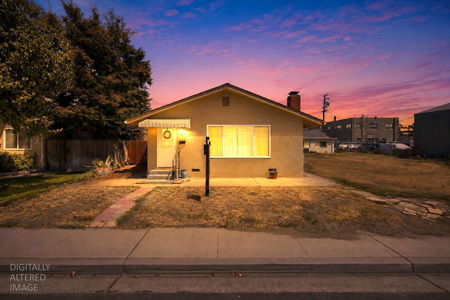 221 W 1st St, Ripon, CA 95366