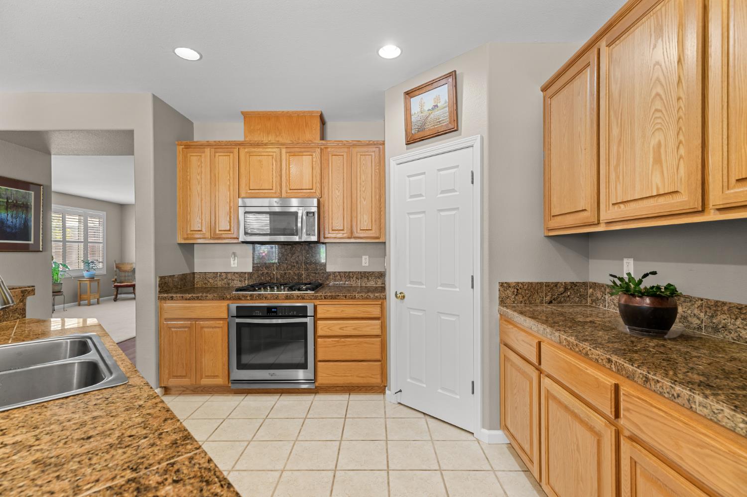 639 Mt Rushmore Dr, Newman, CA 95360
