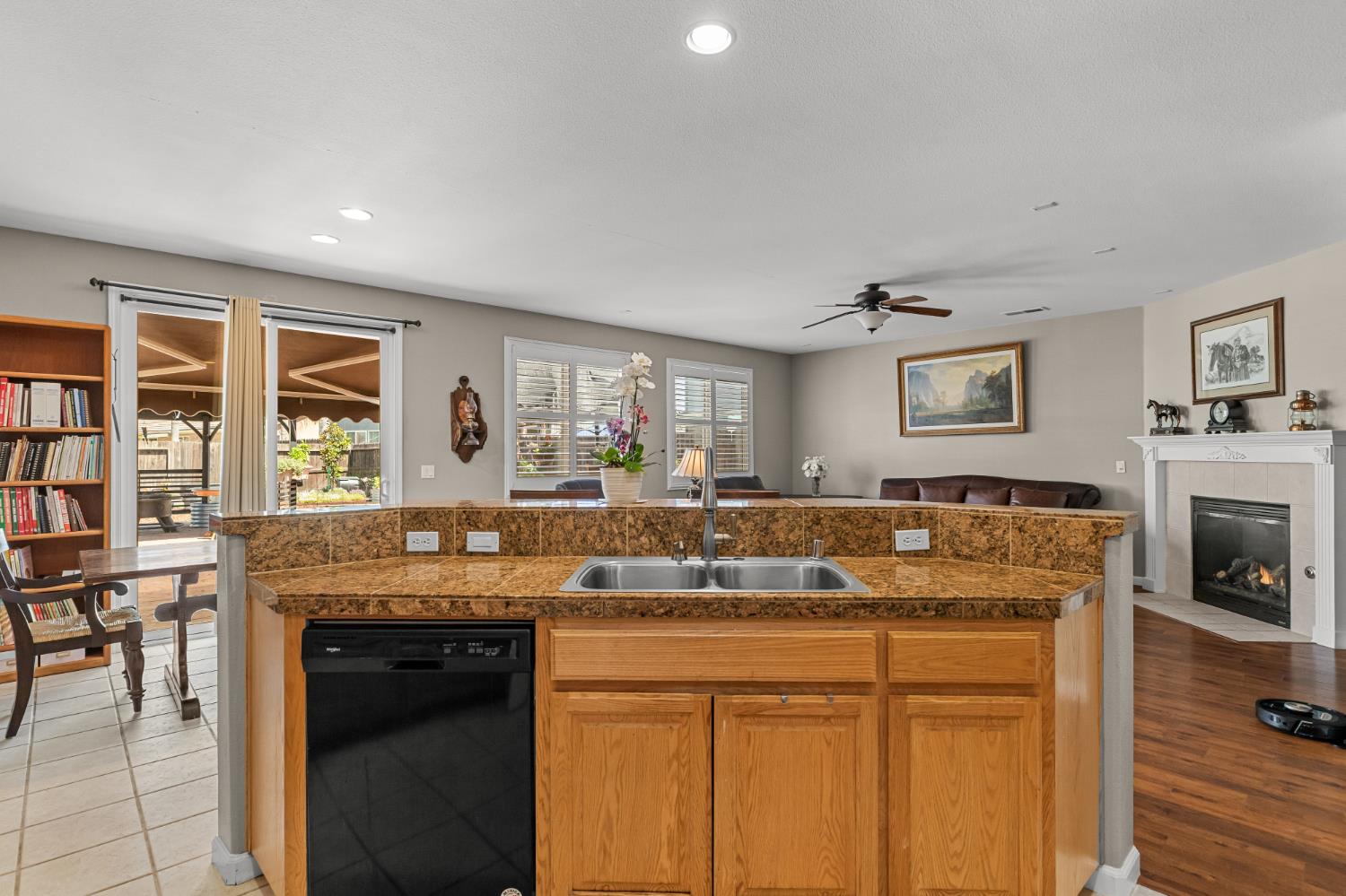 639 Mt Rushmore Dr, Newman, CA 95360