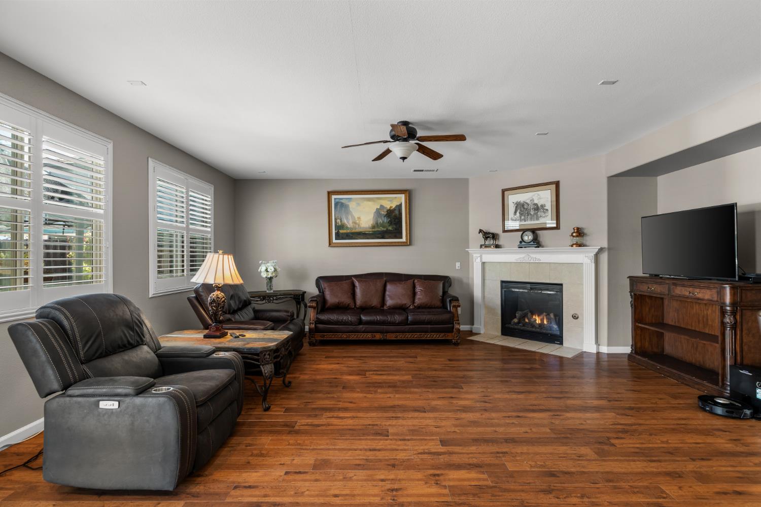 639 Mt Rushmore Dr, Newman, CA 95360