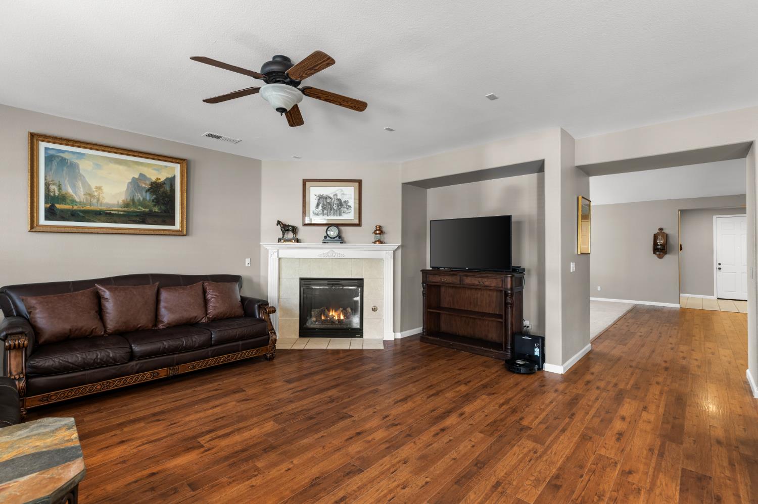 639 Mt Rushmore Dr, Newman, CA 95360
