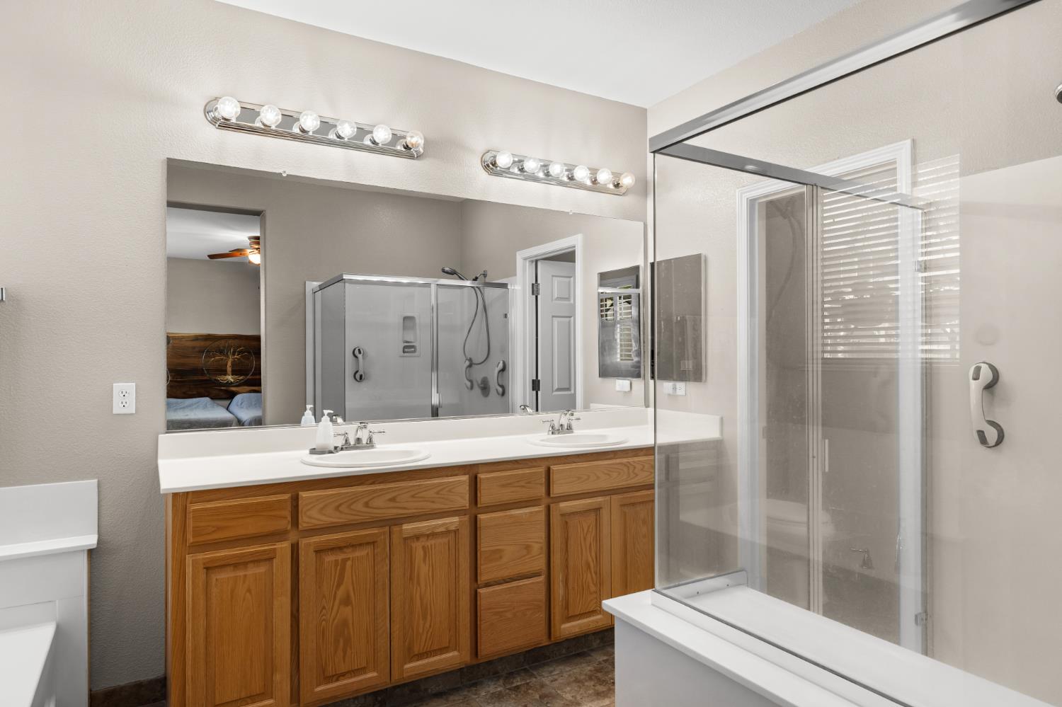 639 Mt Rushmore Dr, Newman, CA 95360
