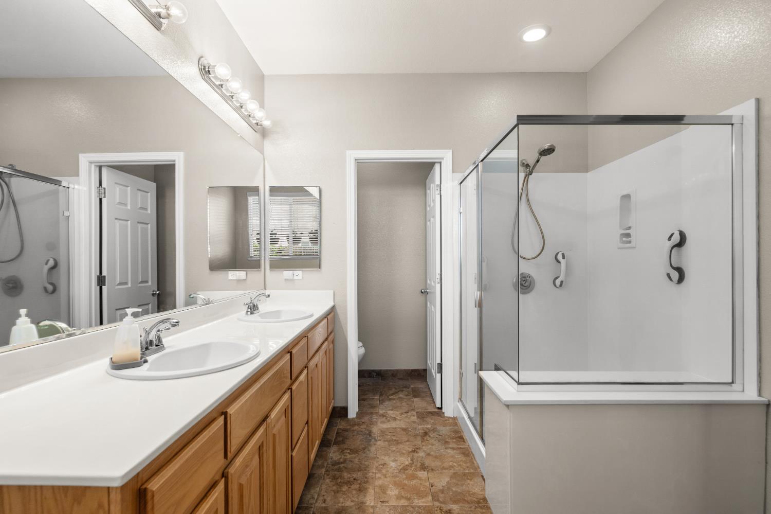 639 Mt Rushmore Dr, Newman, CA 95360