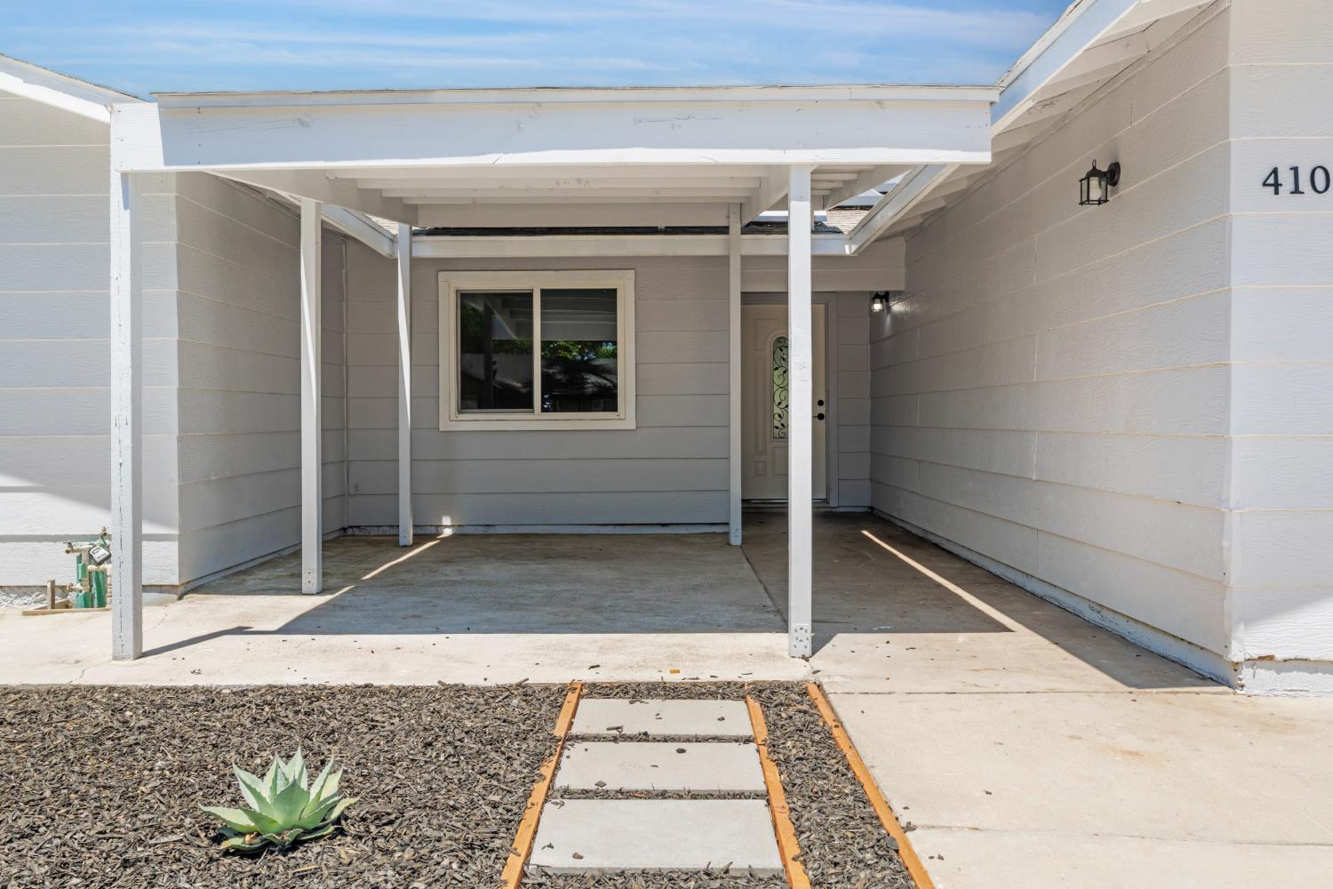 4105 Faith Ln, Modesto, CA 95355