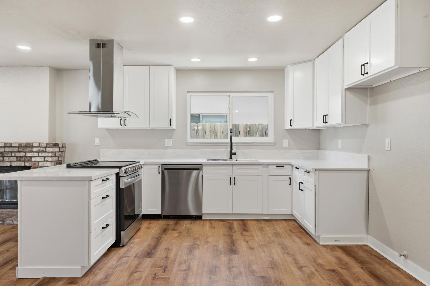 4105 Faith Ln, Modesto, CA 95355