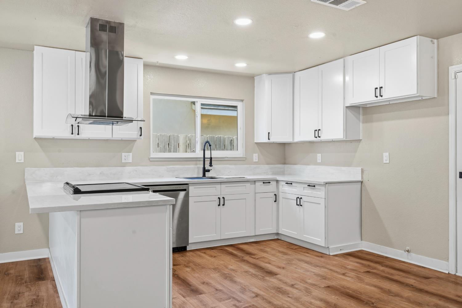 4105 Faith Ln, Modesto, CA 95355