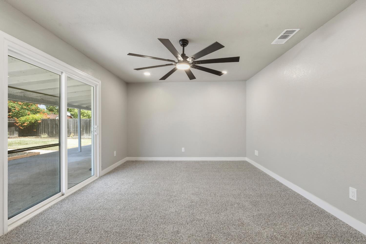 4105 Faith Ln, Modesto, CA 95355
