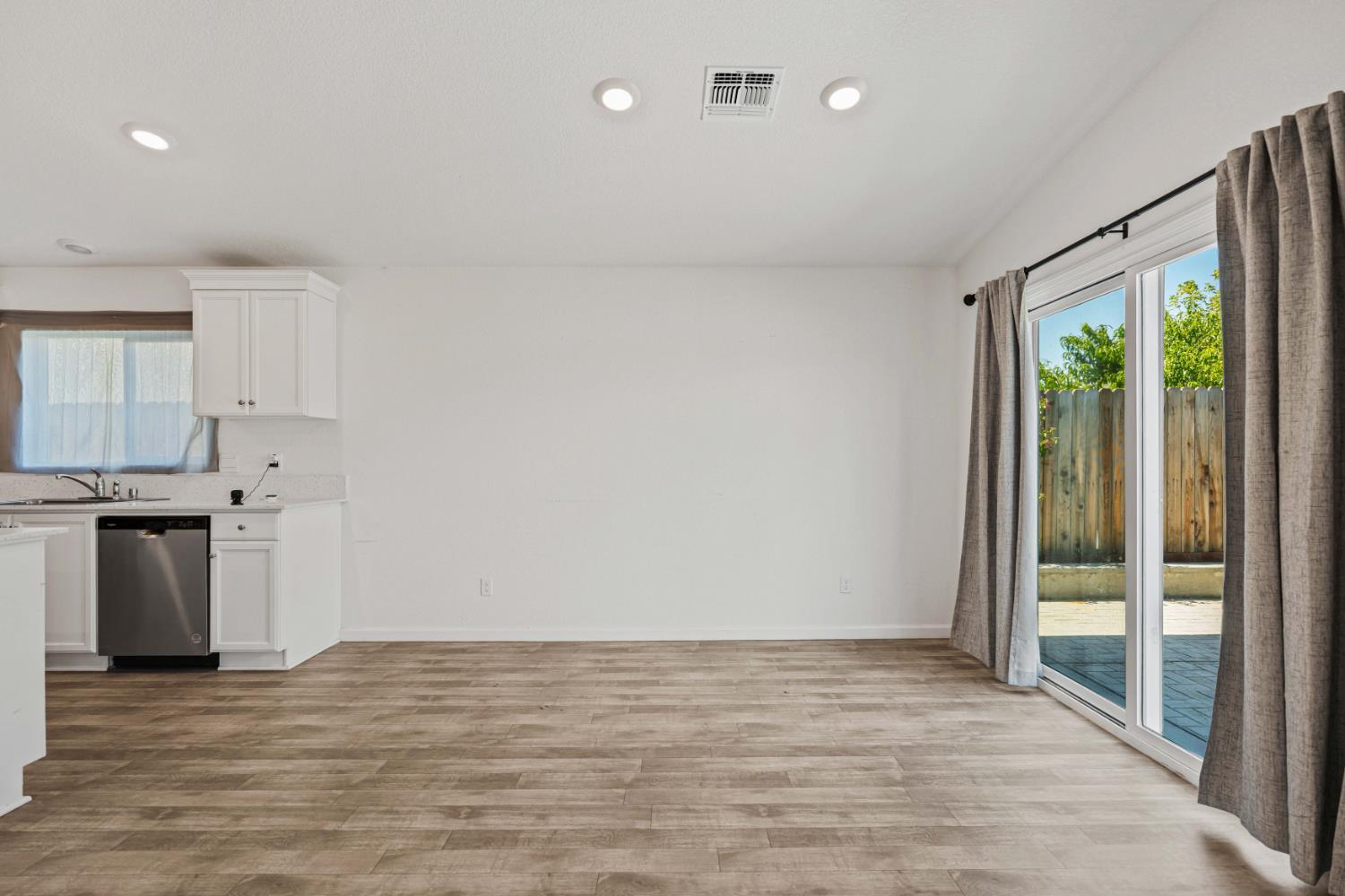 209 Dogwood Ranch Way, Patterson, CA 95363