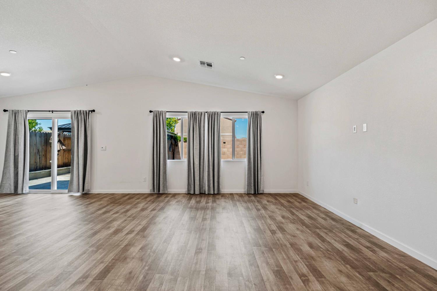 209 Dogwood Ranch Way, Patterson, CA 95363