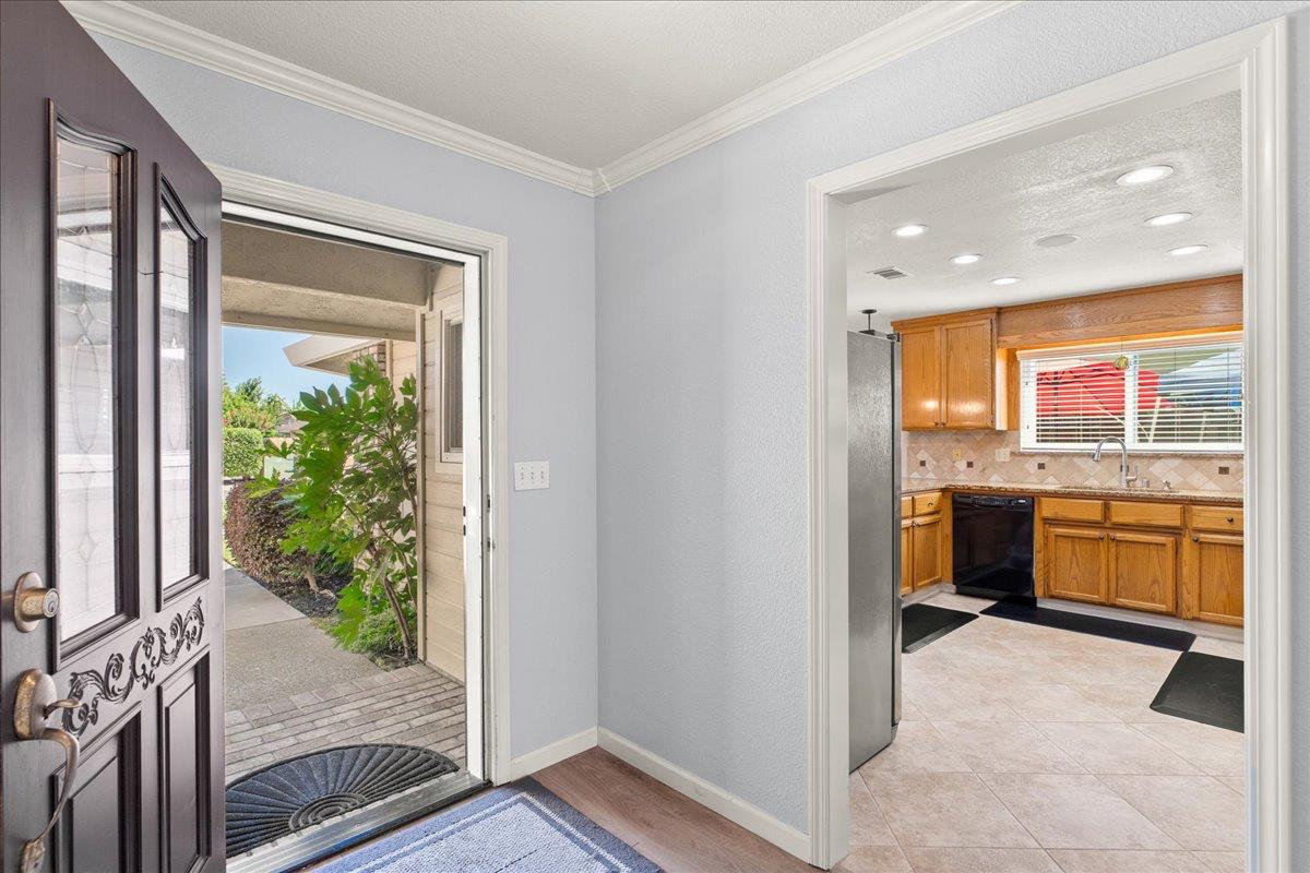 374 April Way, Manteca, CA 95336