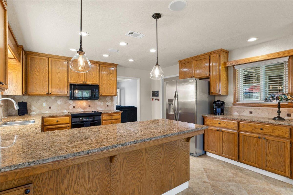 374 April Way, Manteca, CA 95336