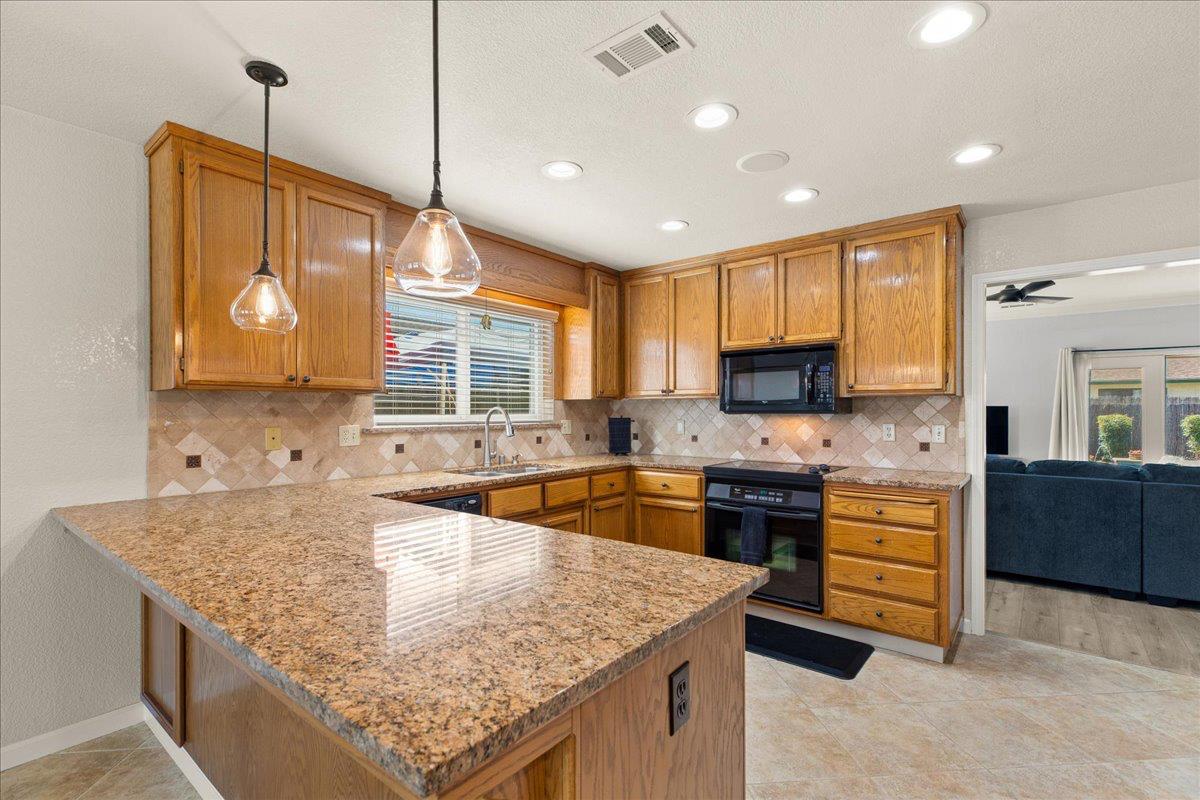 374 April Way, Manteca, CA 95336