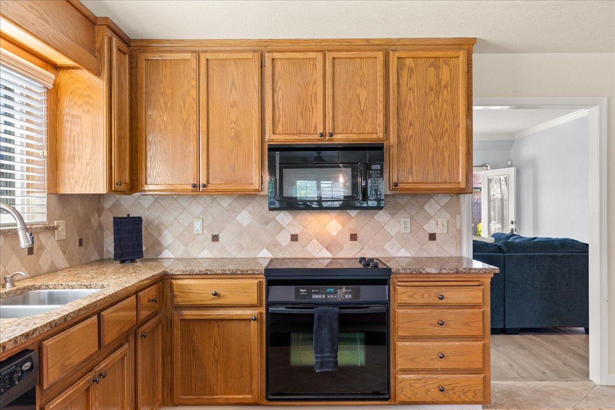 374 April Way, Manteca, CA 95336