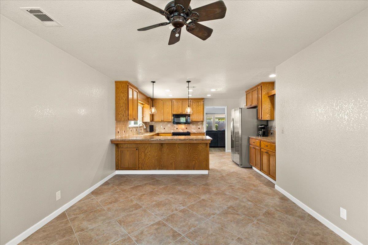 374 April Way, Manteca, CA 95336