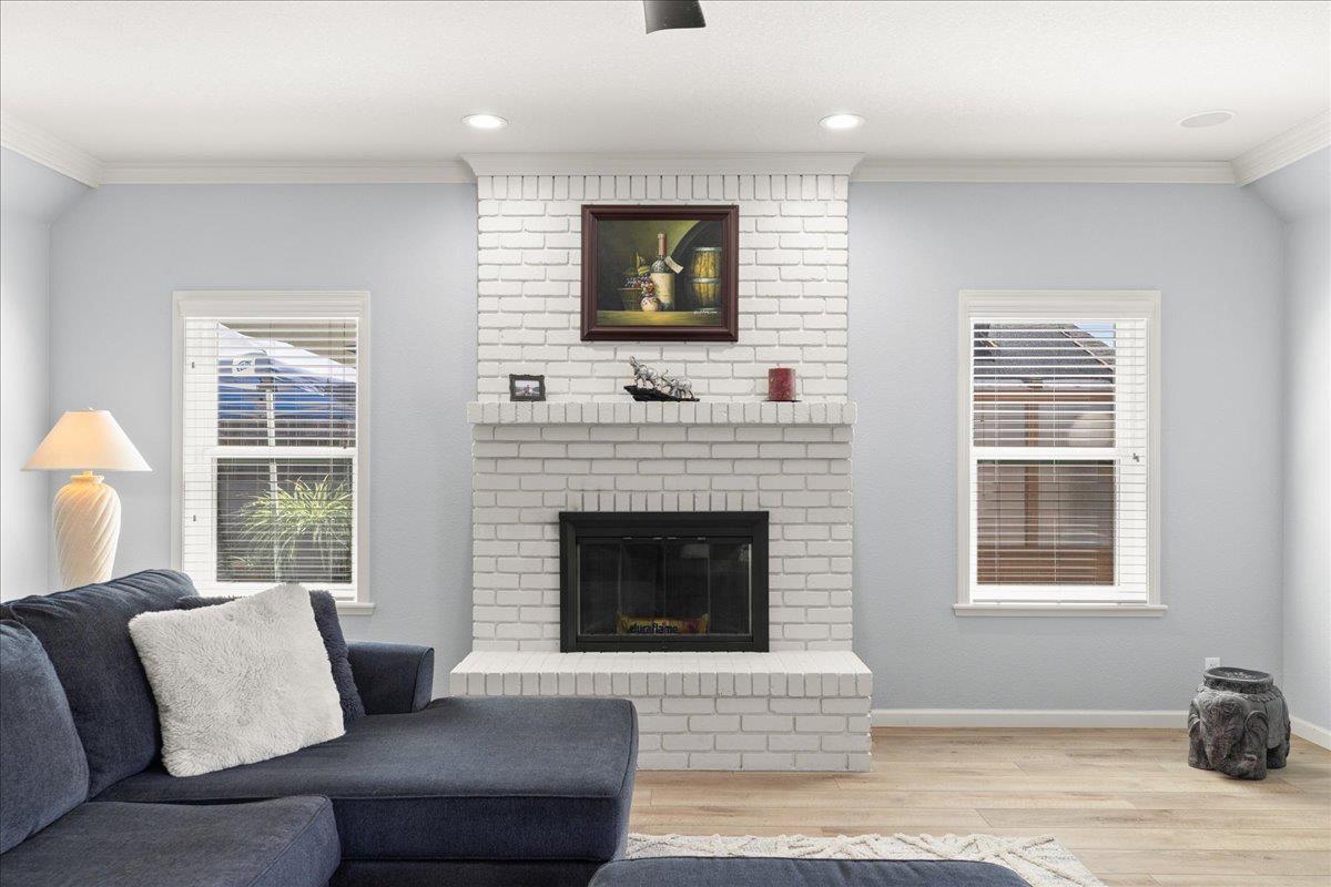 374 April Way, Manteca, CA 95336