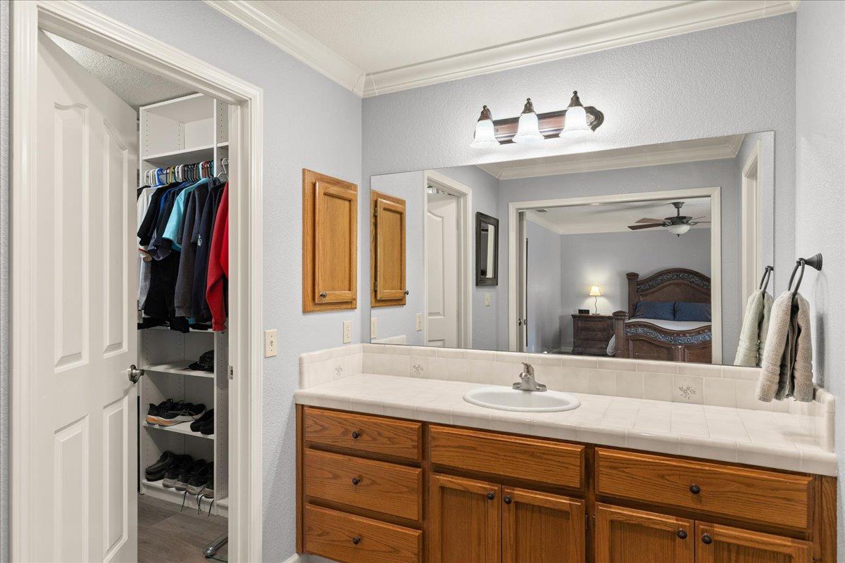 374 April Way, Manteca, CA 95336
