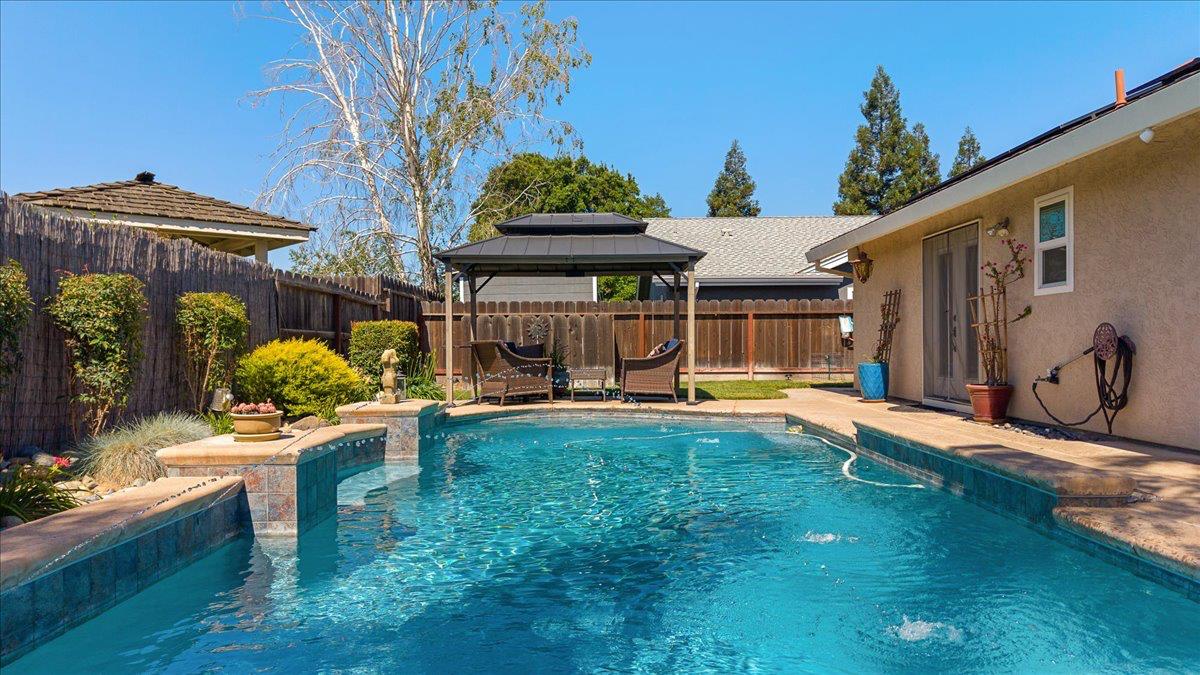 374 April Way, Manteca, CA 95336
