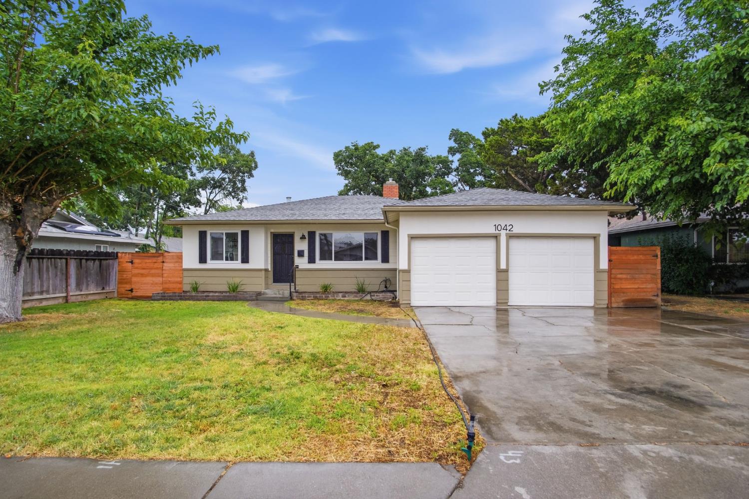 1042 Grove Ave, Gustine, CA 95322