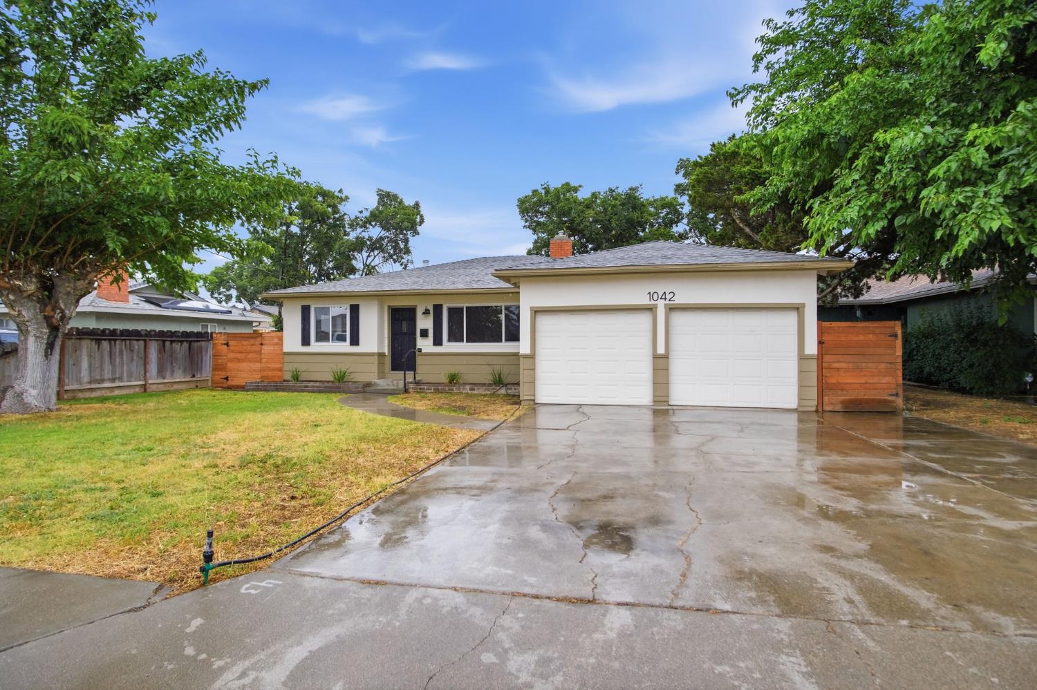 1042 Grove Ave, Gustine, CA 95322