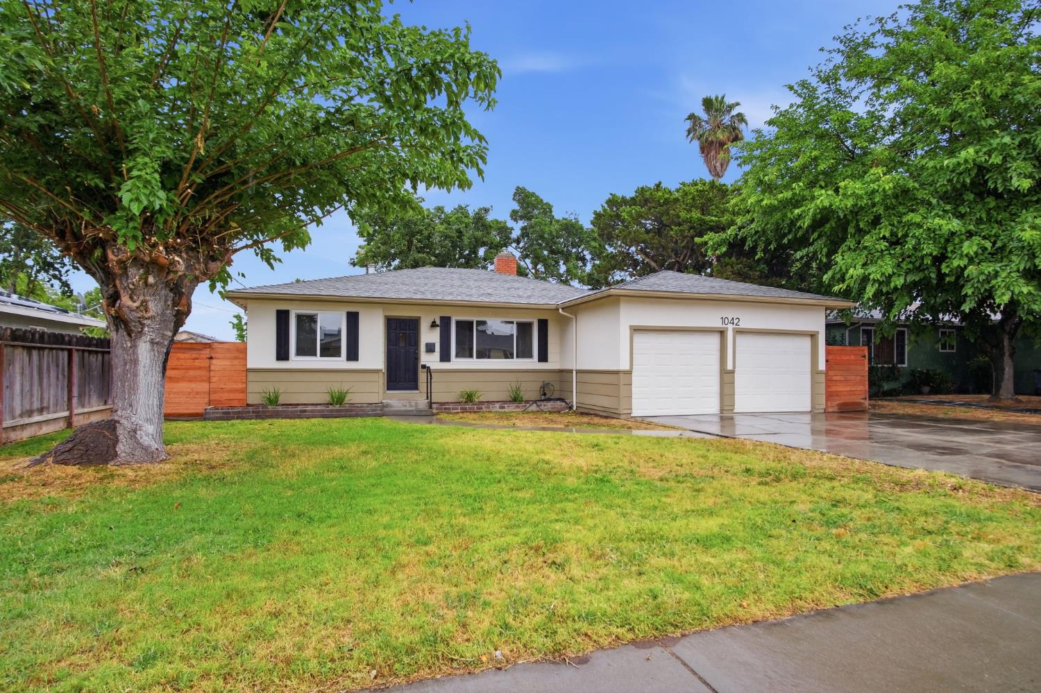 1042 Grove Ave, Gustine, CA 95322
