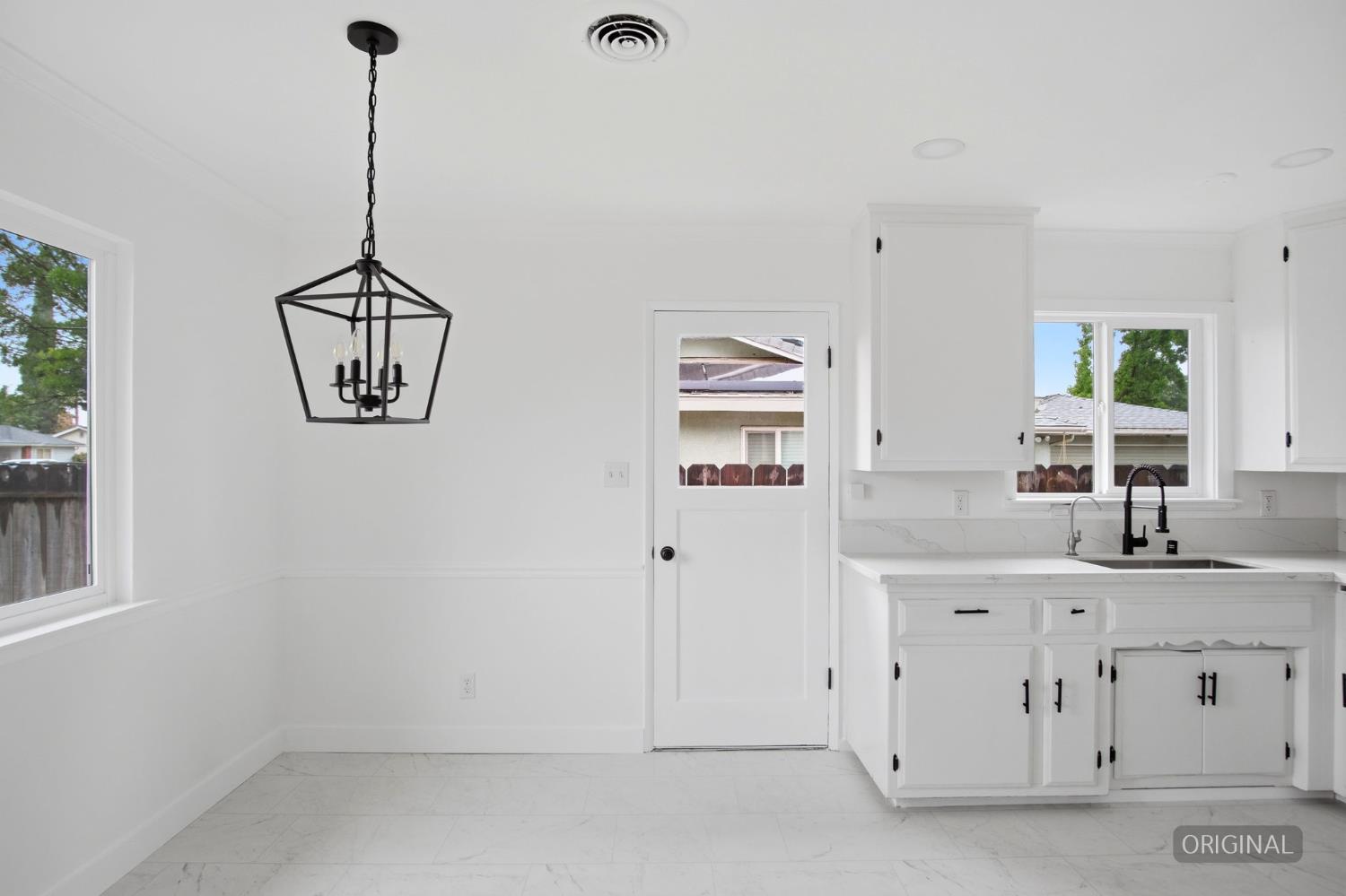 1042 Grove Ave, Gustine, CA 95322