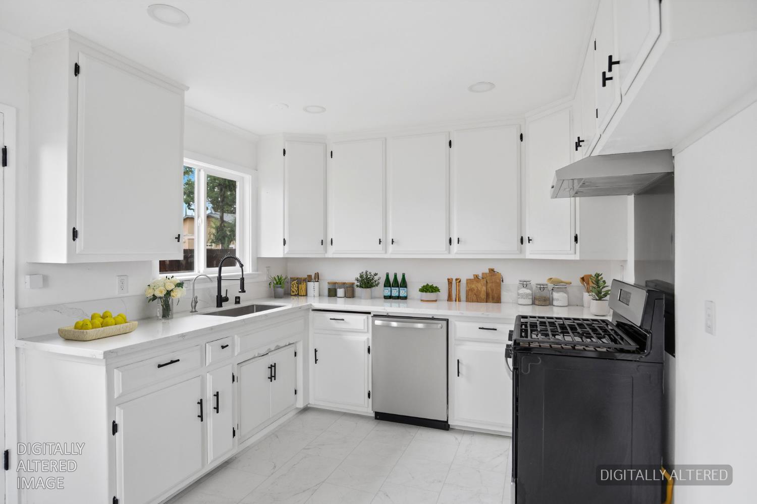 1042 Grove Ave, Gustine, CA 95322