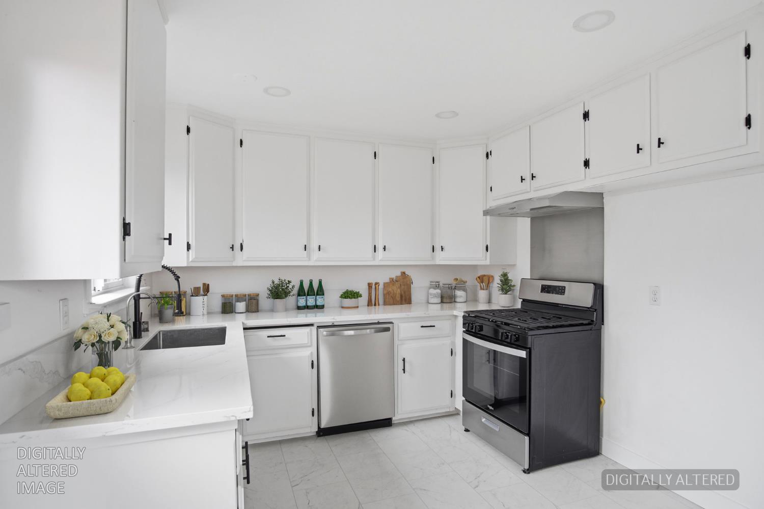 1042 Grove Ave, Gustine, CA 95322