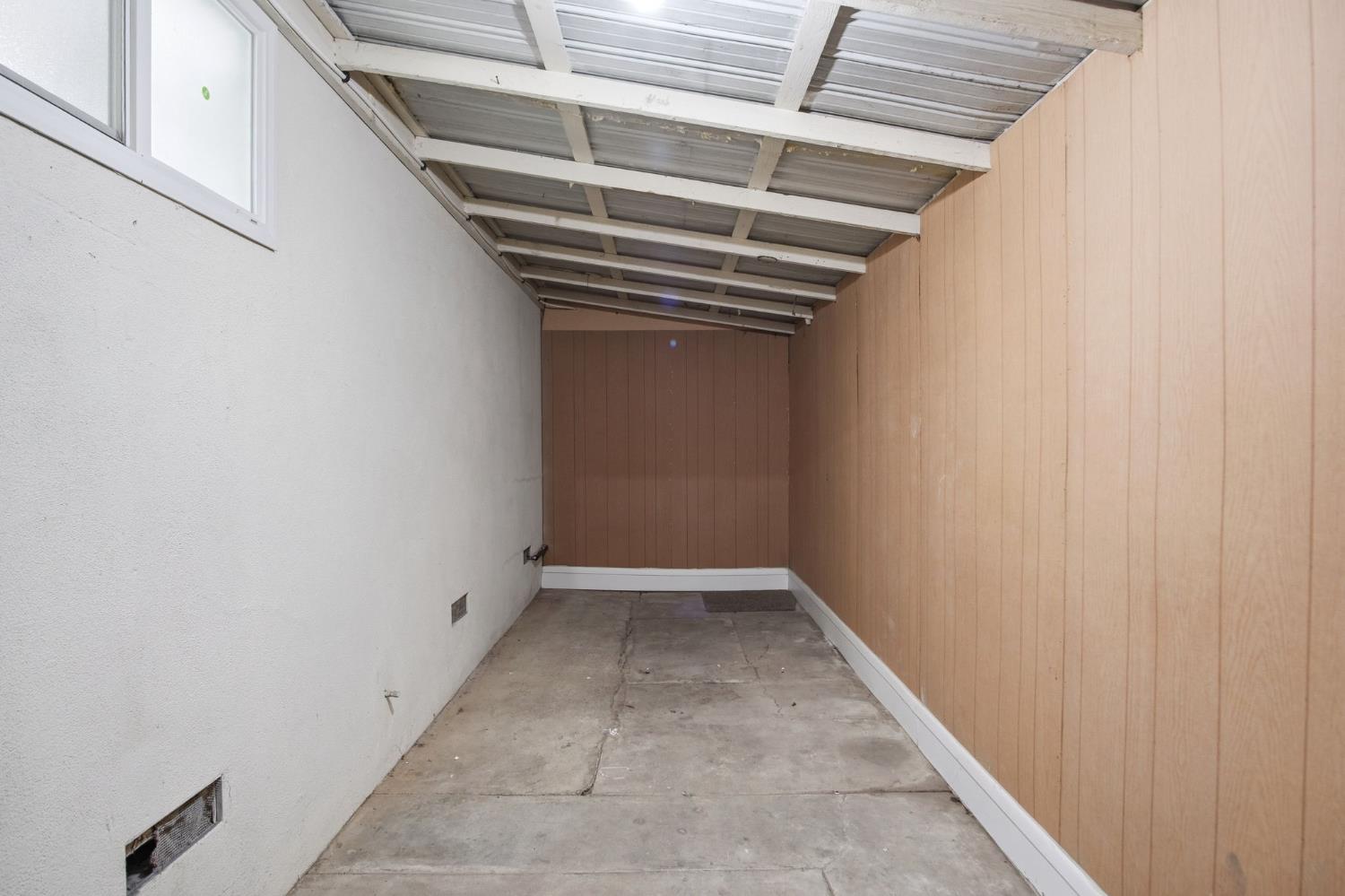 1042 Grove Ave, Gustine, CA 95322
