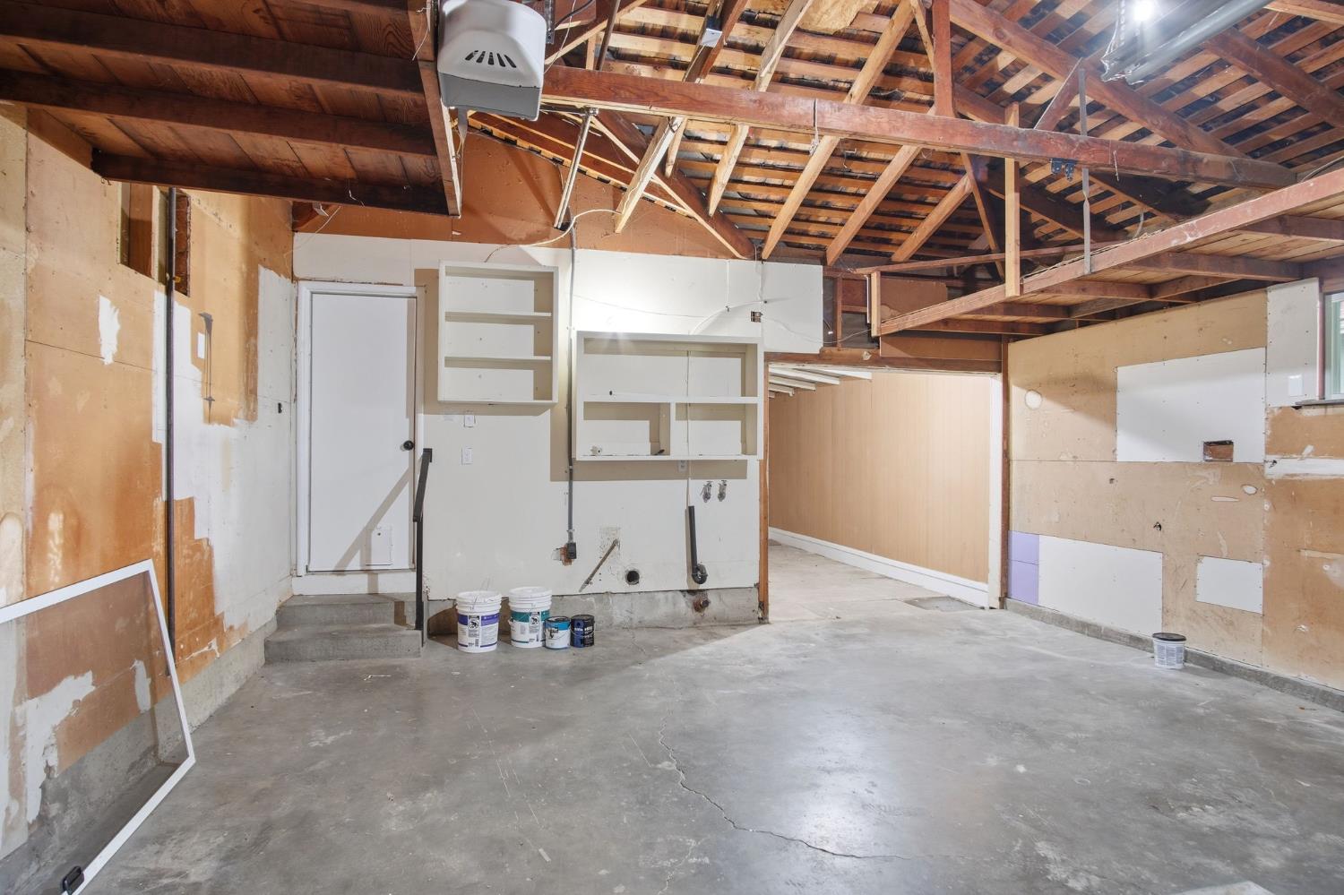 1042 Grove Ave, Gustine, CA 95322